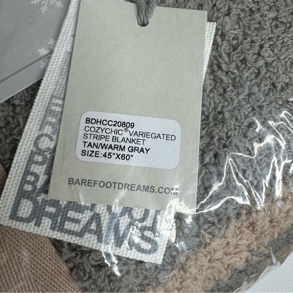 Barefoot Dreams Cozy Grey & Tan Striped Throw Blanket 45” x 60” NWT - Picture 5 of 5